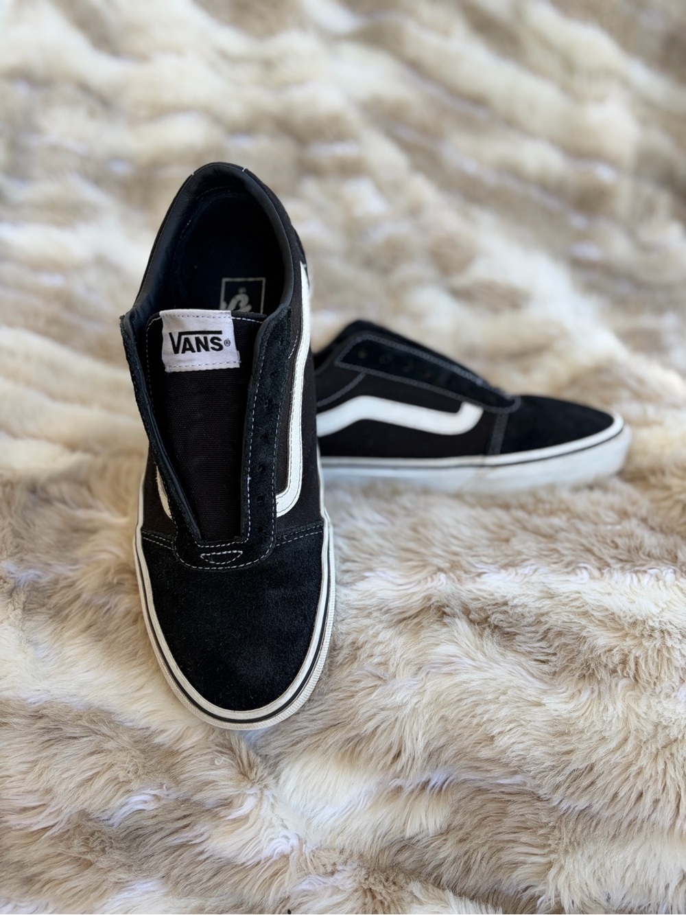 Vans Old Skool Low Top Canvas and Suede Sneakers Men’s 9 Women’s 10.5